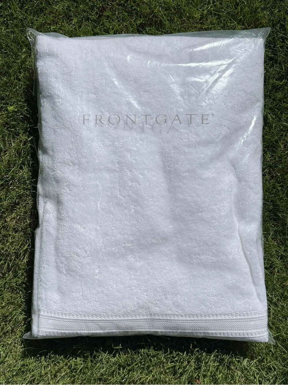 Frontgate Resort Solid Beach Towels (4) - NWT